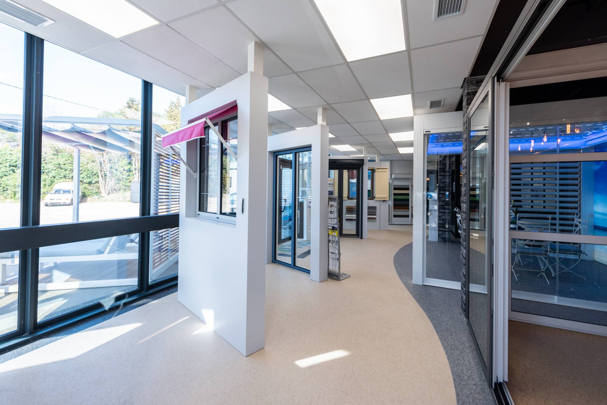 Showroom de fenetres volets et stores à Mouans Sartoux dans les alpes maritimes