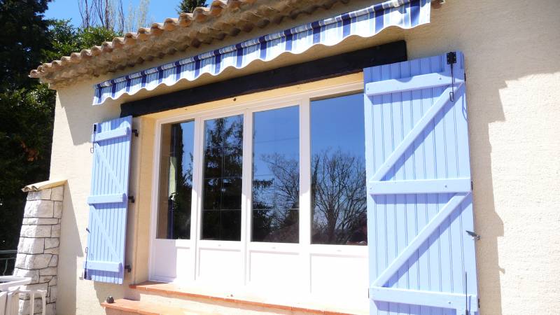 Installation de fenêtres sur mesure à Pégomas