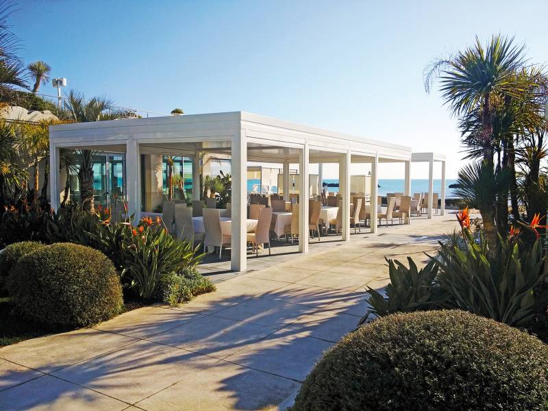Pergola pour hotel restaurants à Antibes