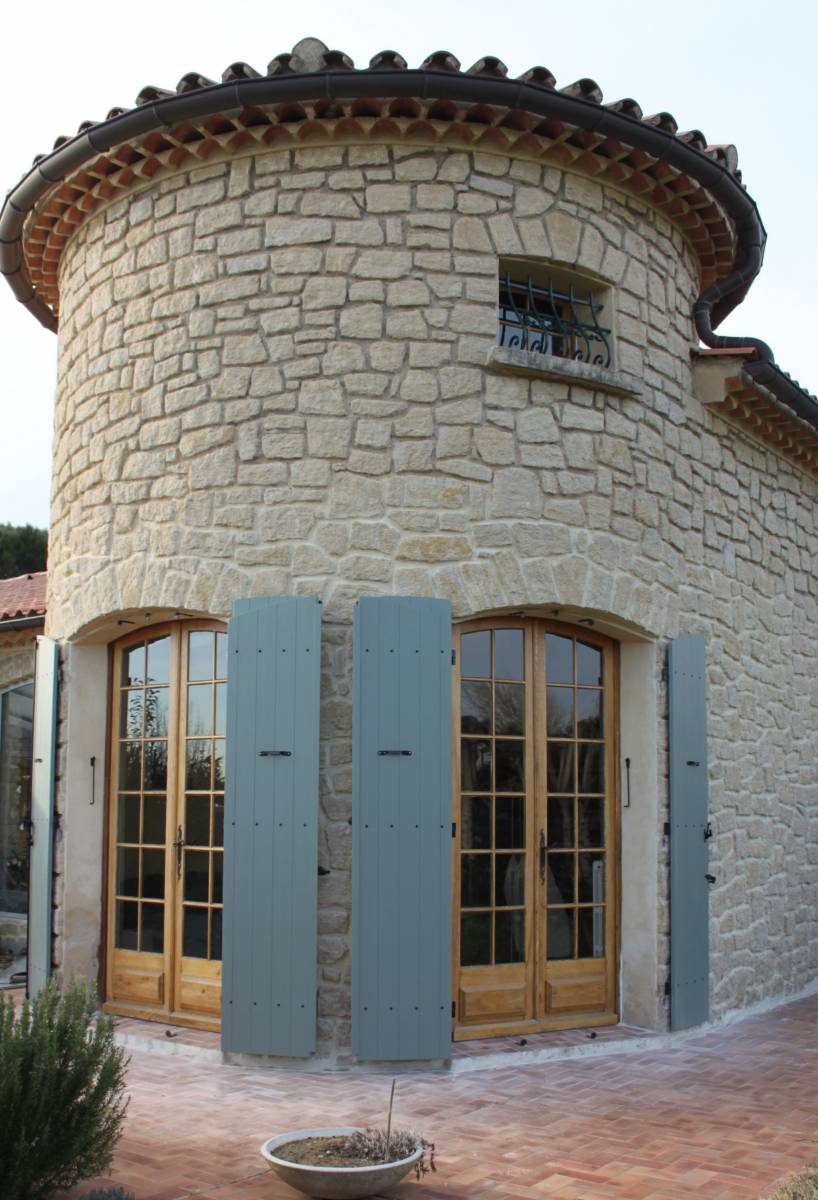 Installation de volets battants aluminium sur mesure au Cannet