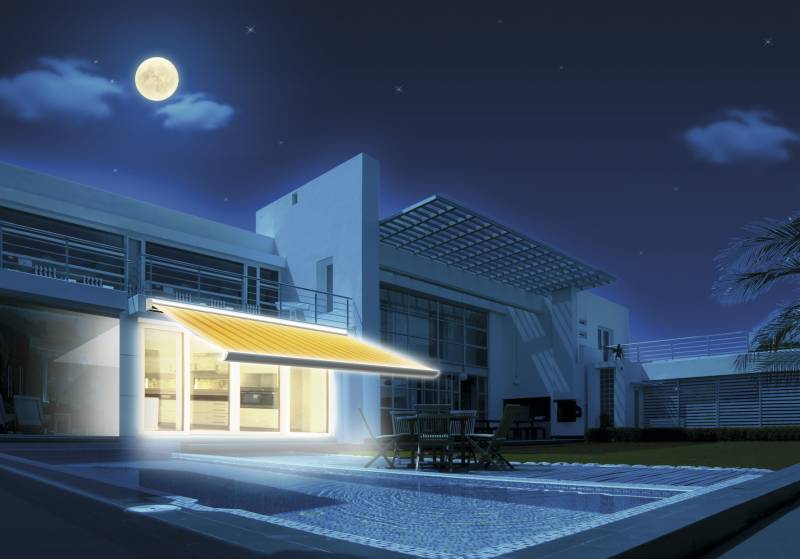 Store coffre aluminium à Cannes sur mesure : protection solaire élégante pour terrasse et villa sur la Côte d’Azur