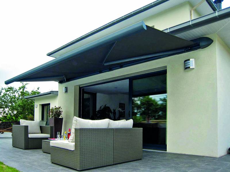 Store coffre aluminium à Antibes : solution idéale contre soleil et chaleur