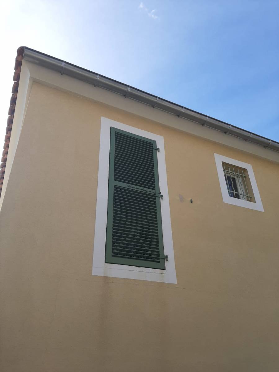 Volets Battants à Lames Orientables sur Mesure à Mouans-Sartoux – Esthétique et Confort Thermique